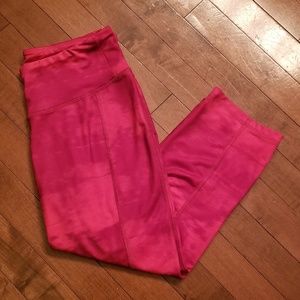 Old Navy Red Yoga/Workout Leggings Size Medium
